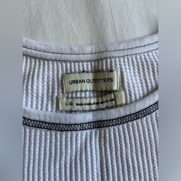 Urban Outfitters Exposed Hem Cropped Waffle Long Sleeve - Picture 2 of 3